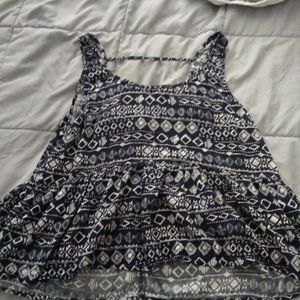 Geometric cropped tank top